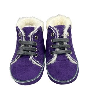 Cuddly boots for girls in purple color with faux fur